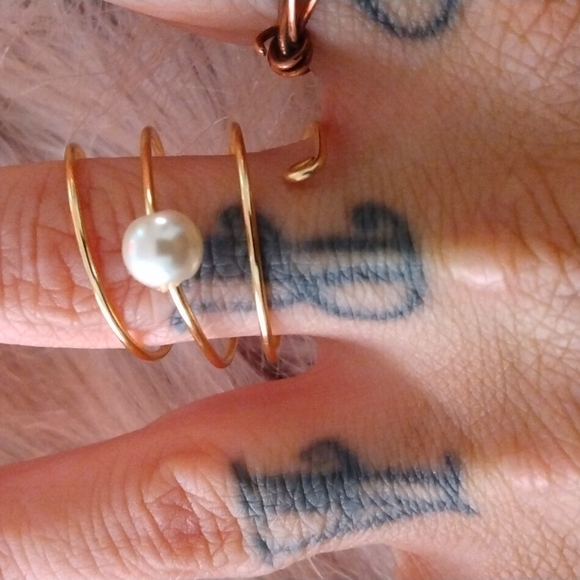 Ring - Picture 3 of 3